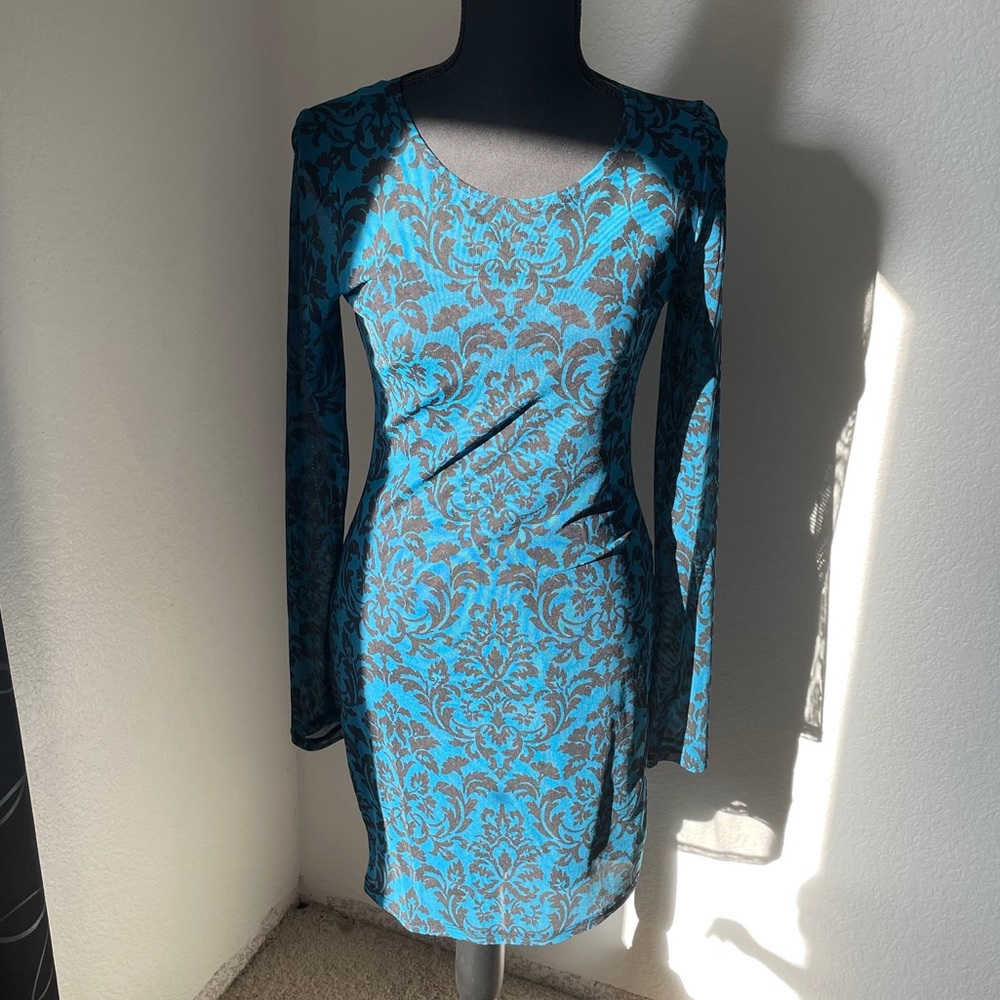 Forever21 black and blue long sleeve mini dress